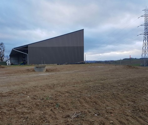 <p class="rea">PROJET <br/>
<span>Hangars classiques et photovoltaïques</span></p>